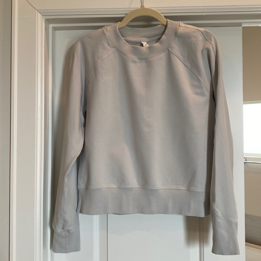 Lululemon light gray short (not cropped) sweatshirt, size 8, perfect condition